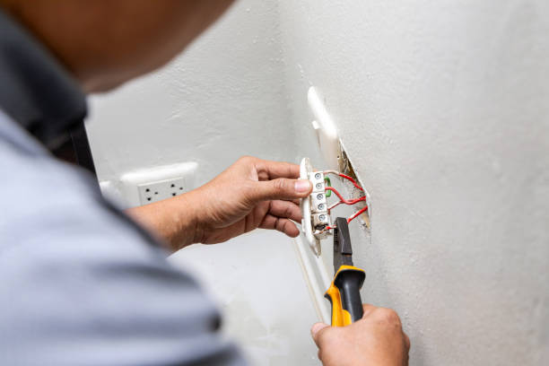 Best Circuit Breaker Repair  in Coralville, IA